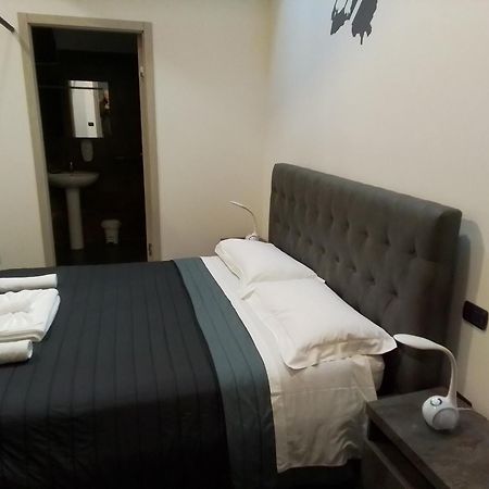 Attiko 53 Boutique Rooms เวโรนา ภายนอก รูปภาพ