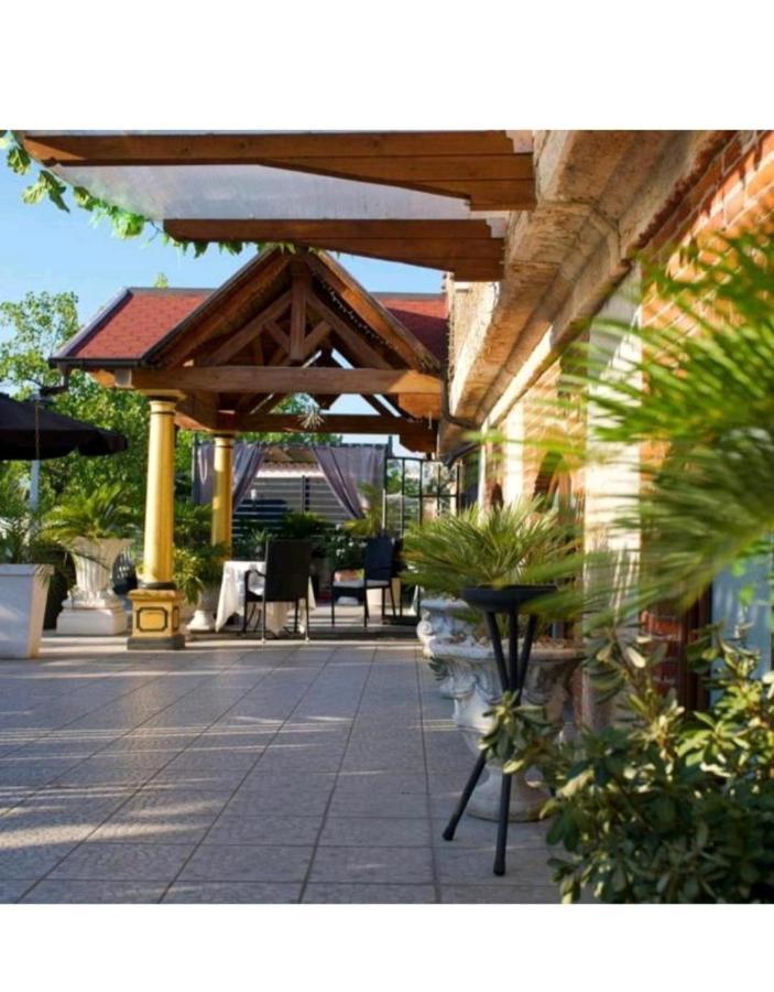 Attiko 53 Boutique Rooms เวโรนา ภายนอก รูปภาพ