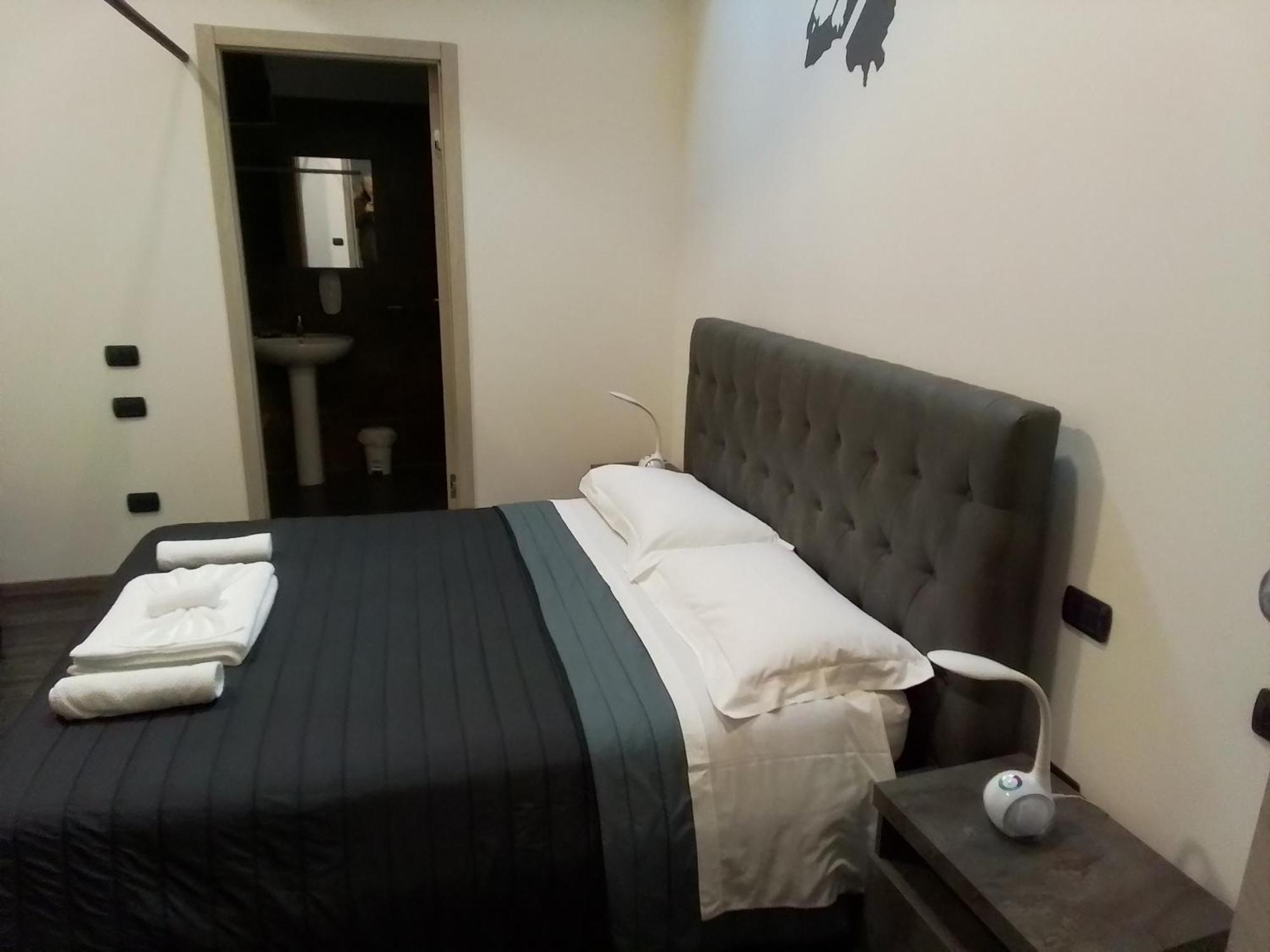 Attiko 53 Boutique Rooms เวโรนา ภายนอก รูปภาพ